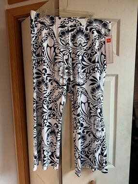 Jude Connally Blue and White Floral Crop Pants